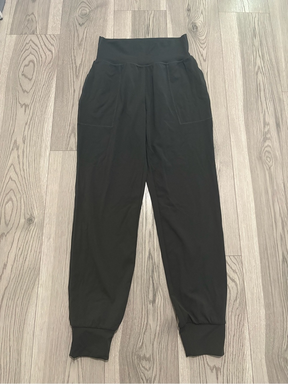 Athleta Salutation High Rise Joggers Size Small Tall